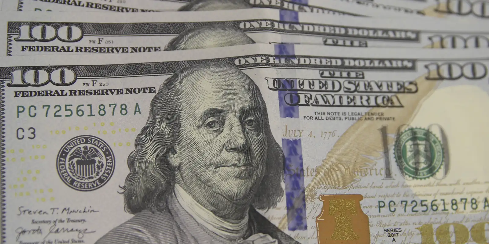 Dólar supera R$ 5,50 com tarifas de Trump sobre o Brasil