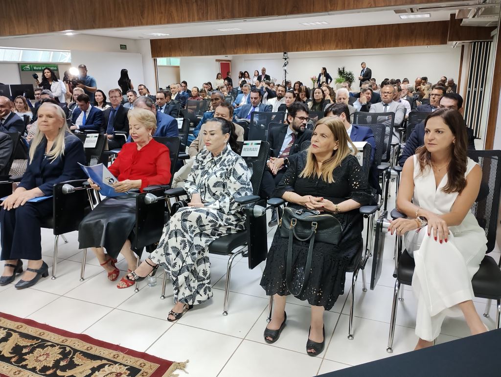 OAB-MT parabeniza instituição por legado na capacitação dos magistrados e prestação jurisdicional | Notícia