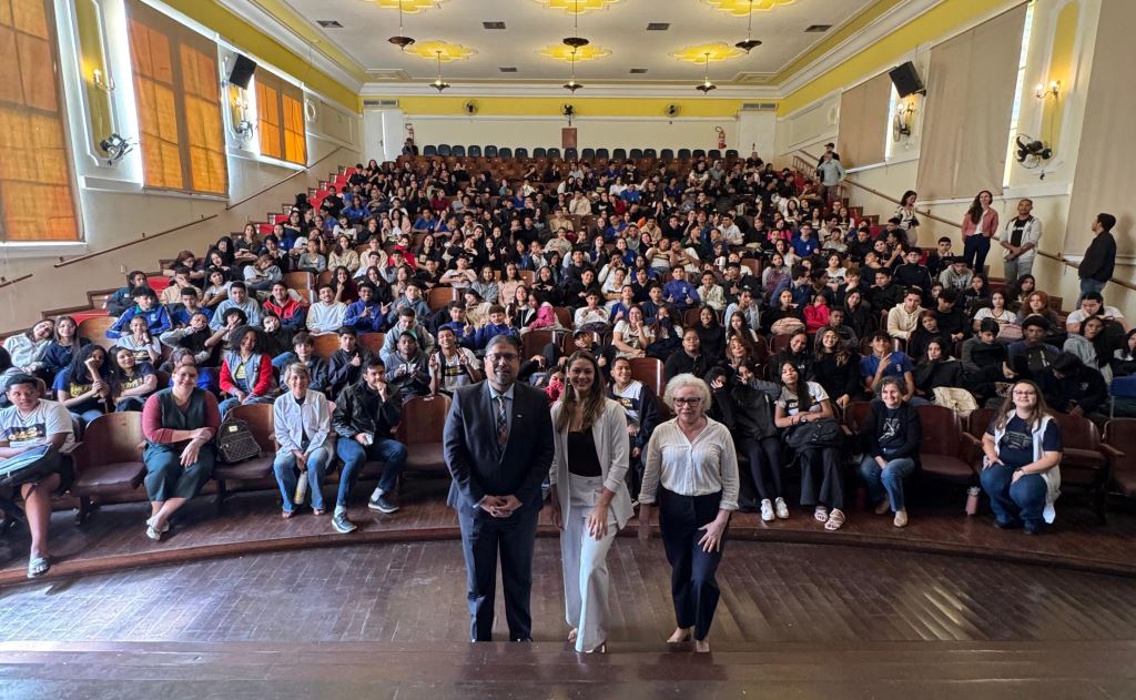 Comissão de Direito do Trabalho da OAB-MT realiza palestra para estudantes do Liceu Cuiabano | Notícia