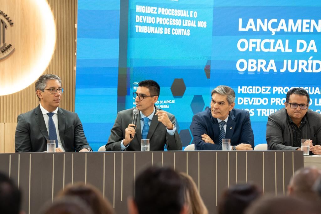 OAB-MT prestigia lançamento de obra jurídica no TCE-MT | Notícia