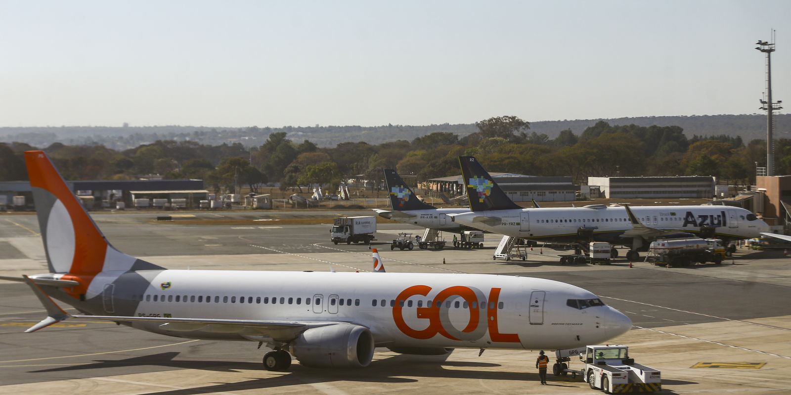 Cade dá 30 dias para Gol e Azul detalharem acordo de cooperação