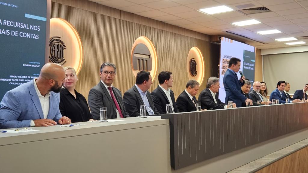 OAB-MT participa do lançamento de livro no Tribunal de Contas | Notícia