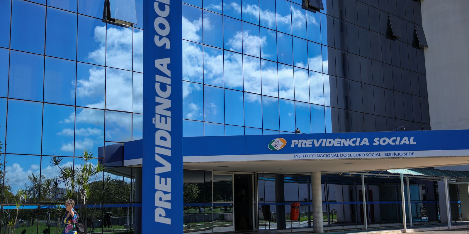 Dino vota para anular regra que reduziu aposentadoria por invalidez