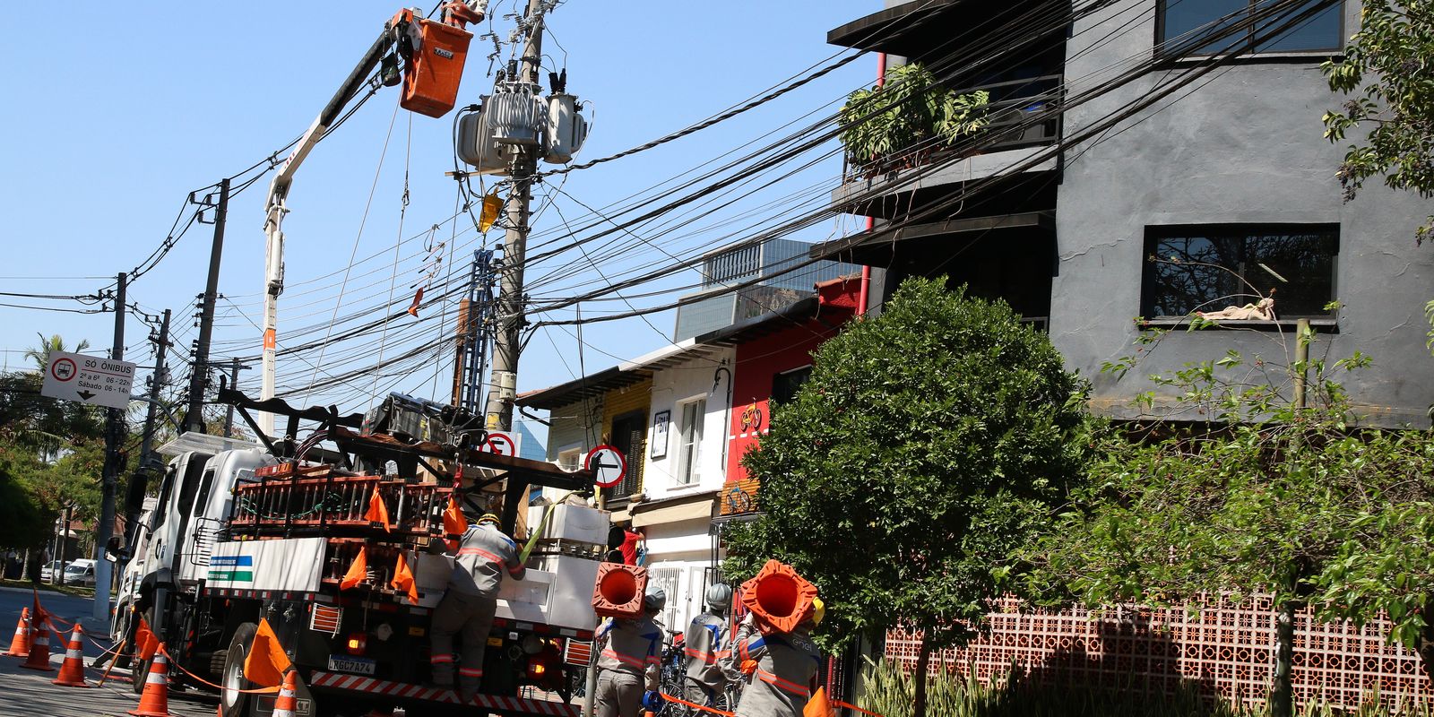 Justiça suspende prorrogação antecipada da concessão da Enel em SP