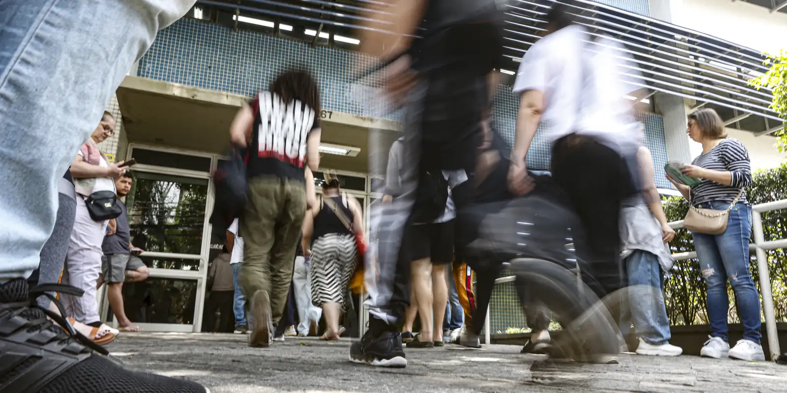 Entenda como é calculada a nota das provas objetivas do Enem 2025