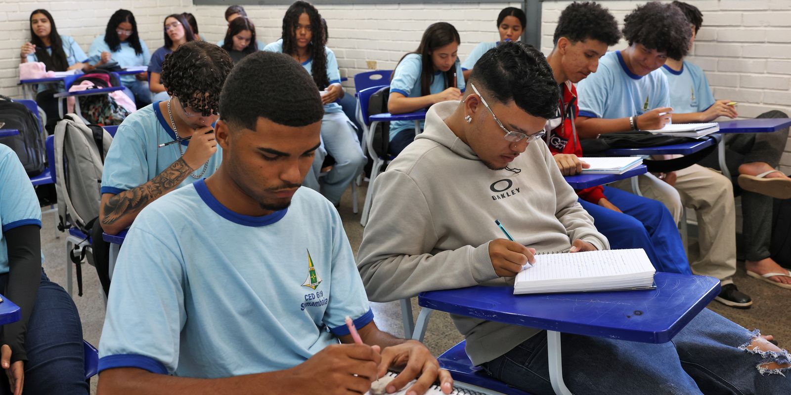 Participante do Pé-de-Meia ganha R$ 200 se fizer dois dias de Enem