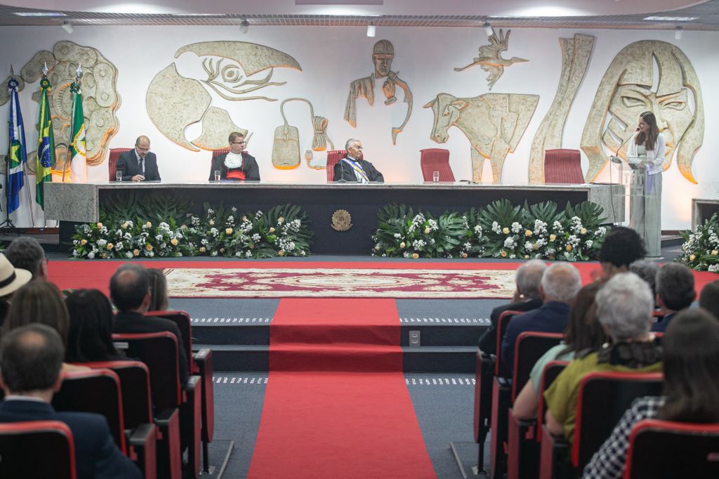 Presidente da OAB-MT participa da solenidade de posse dos novos dirigentes do TRT/MT | Notícia