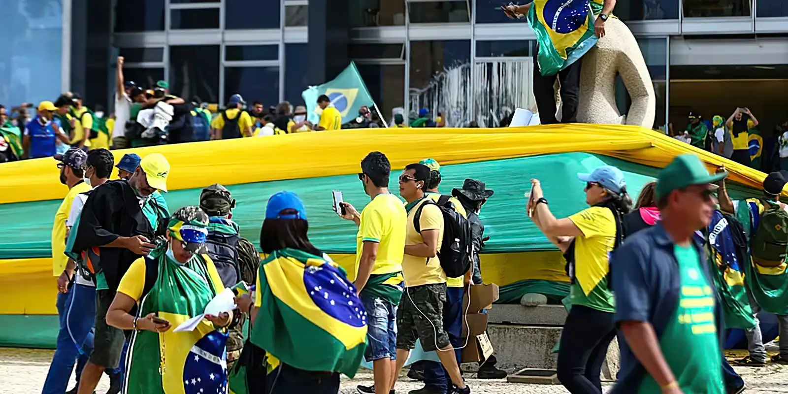 STF já condenou mais de 800 réus pela trama golpista