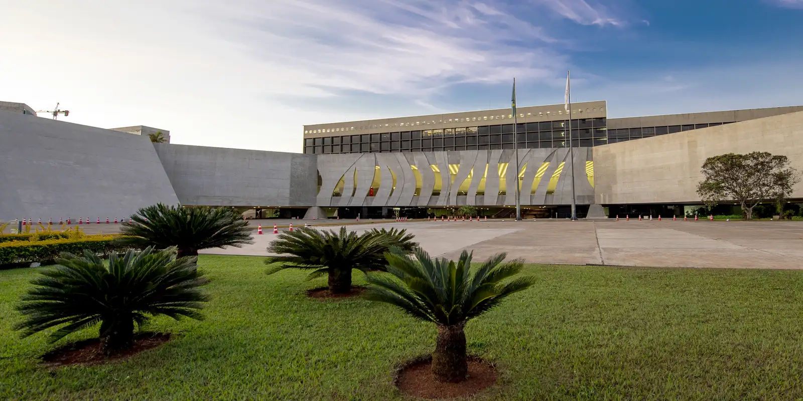 STJ afasta cautelarmente ministro acusado de importunação sexual