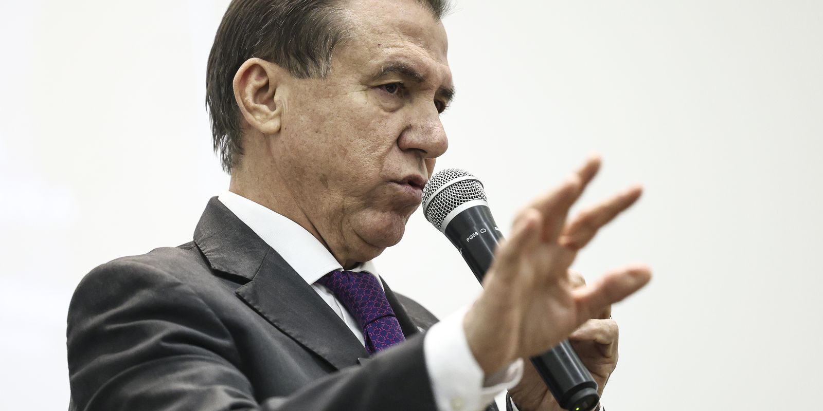 Governo pode enviar projeto com urgência se escala 6×1 não avançar