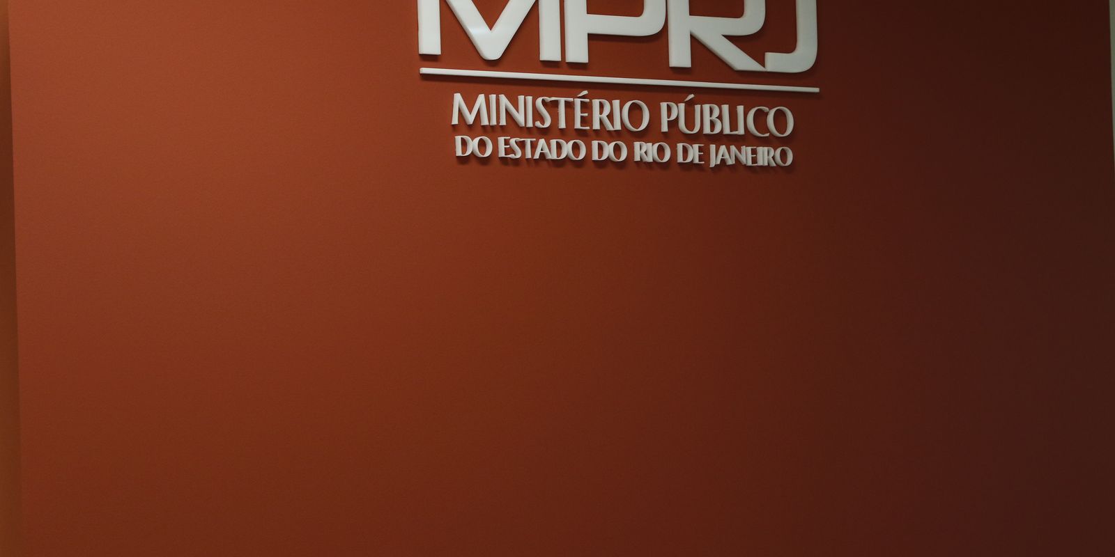 MPRJ cumpre 20 mandados de prisão contra o grupo de Rogério de Andrade