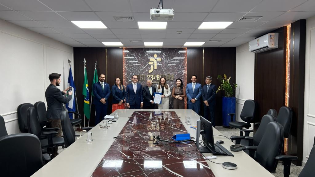 OAB-MT leva questões da advocacia trabalhista ao presidente do TRT-MT e assina parceria para realização da 7ª Corrida do Trabalho | Notícia