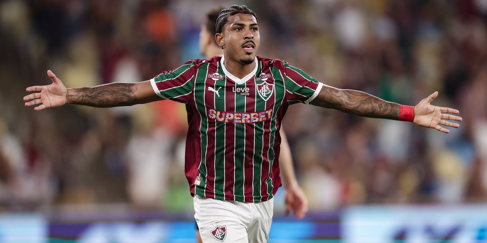 Flu bate Corinthians no Maracanã e assume vice-liderança do Brasileiro