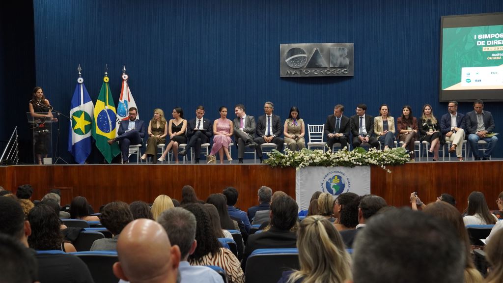 Centenas de advogados e advogadas participam de Simpósio Nacional na OAB-MT | Notícia