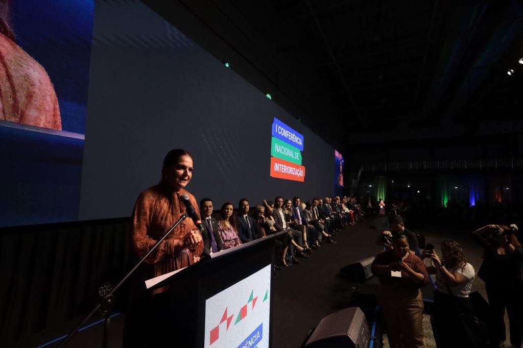 Em noite memorável e com mais de 2 mil advogados presentes, Cuiabá recebe a I Conferência Nacional de Interiorização | Notícia