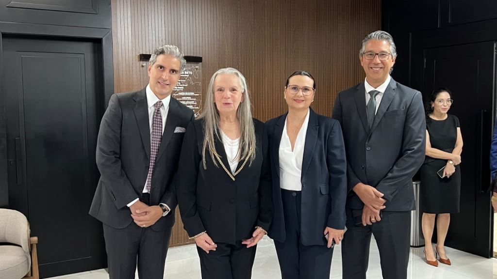 OAB-MT participa de homenagem à desembargadora Maria Erotides Kneip por sua destacada atuação no enfrentamento à violência contra a mulher | Notícia