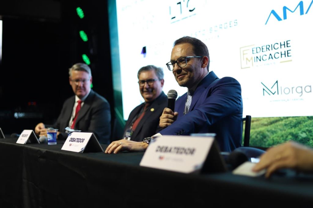 Seccional prestigia III Simpósio de Reestruturação Empresarial e do Agronegócio de Sorriso | Notícia