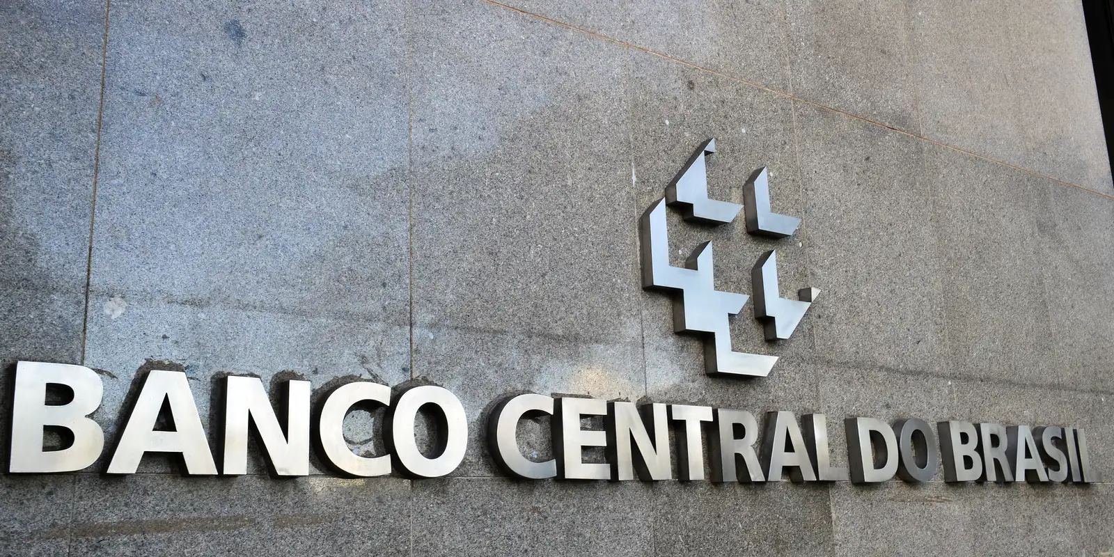 Copom reduz taxa Selic para 14,25% ao ano