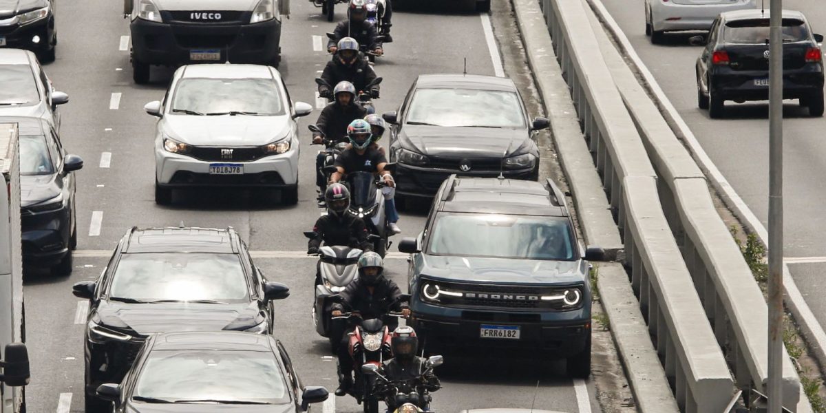 Justiça manda prefeitura de São Paulo liberar Uber Moto